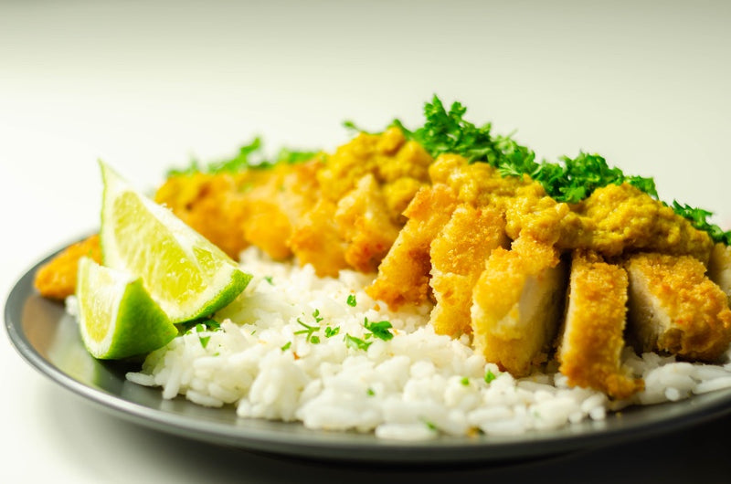 FILETE DE POLLO APANADO CON ARROZ