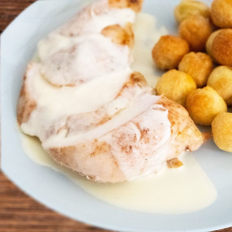 POLLO A LA HUANCAÍNA CON PAPAS DUQUESAS