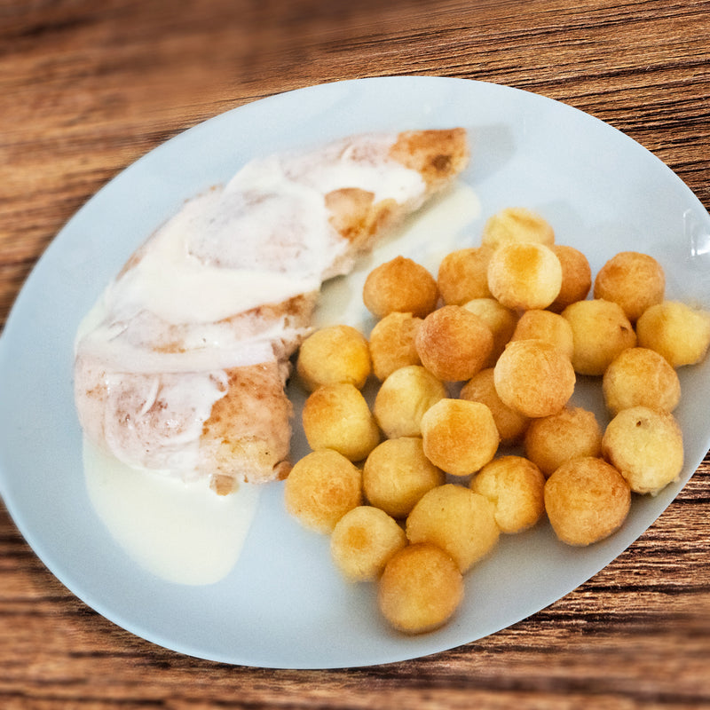 POLLO A LA HUANCAÍNA CON PAPAS DUQUESAS