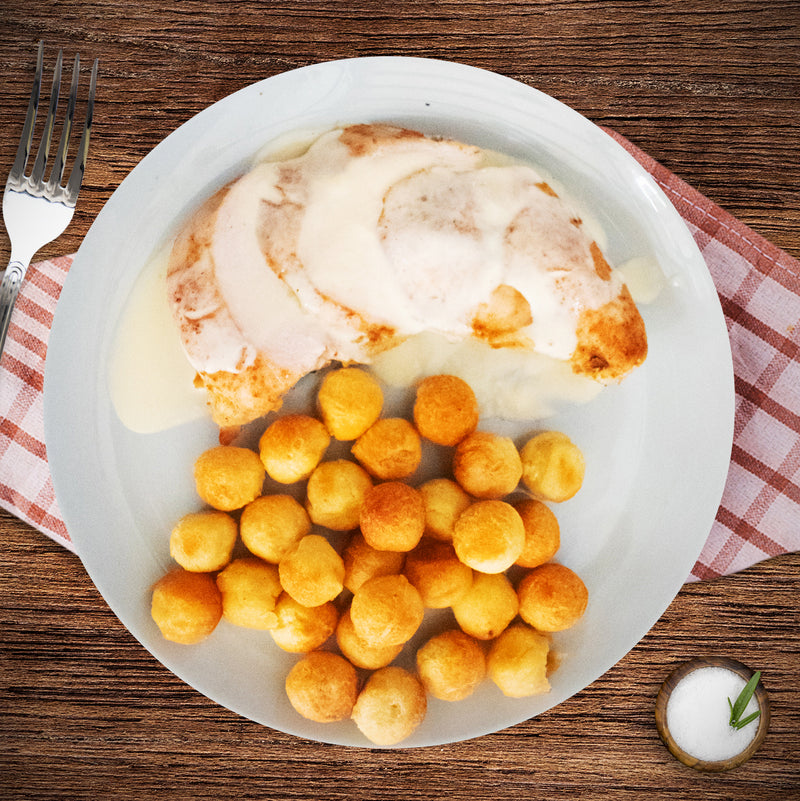 POLLO A LA HUANCAÍNA CON PAPAS DUQUESAS